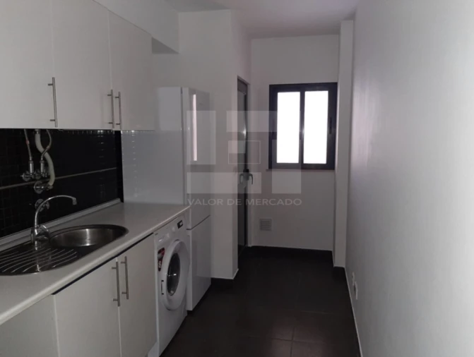 Apartamento T2 para Venda em Olhão Foto 9