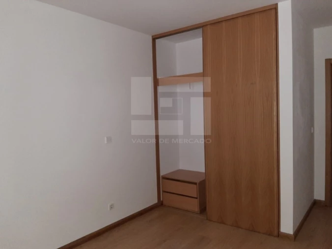 Apartamento T2 para Venda em Olhão Foto 12