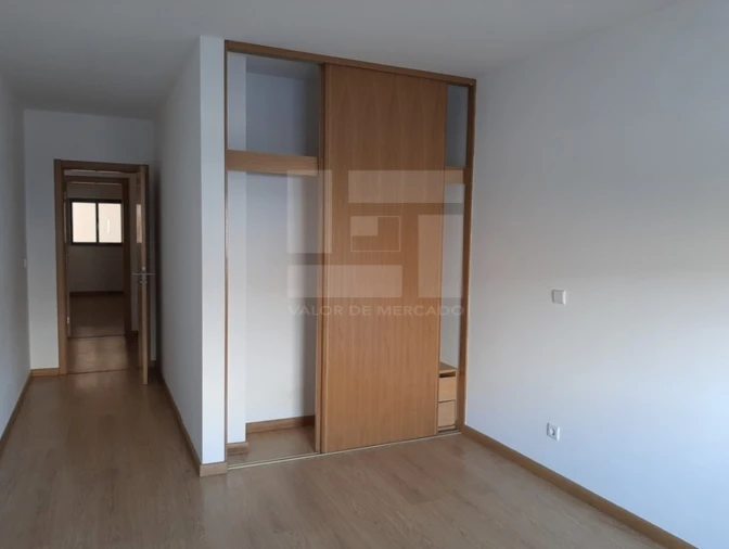 Apartamento T2 para Venda em Olhão Foto 13