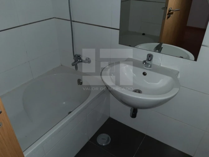 Apartamento T2 para Venda em Olhão Foto 15