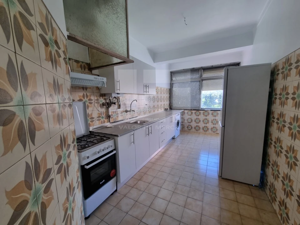 Apartamento T2 para Venda em Barcarena Foto 2