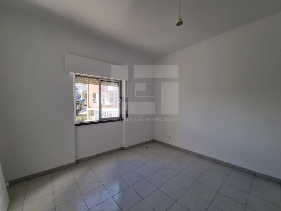 Apartamento T2 para Venda em Barcarena Foto 4