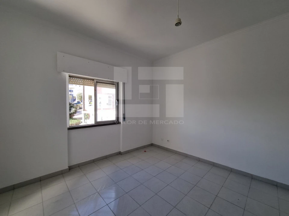 Apartamento T2 para Venda em Barcarena Foto 5