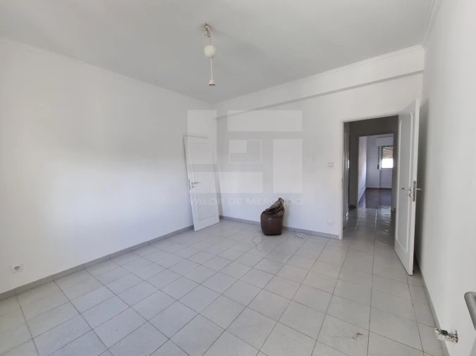 Apartamento T2 para Venda em Barcarena Foto 8