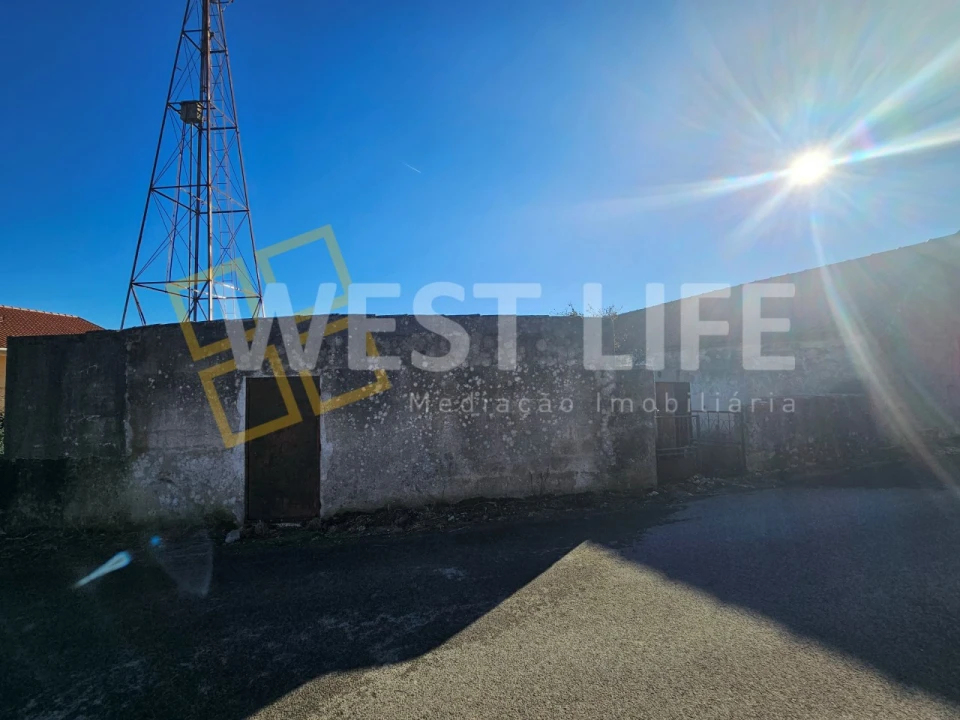 Moradia T1 para Venda em Igreja Nova e Cheleiros Foto 15