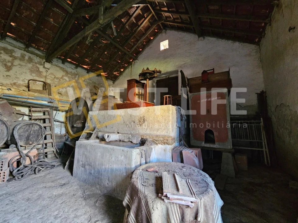 Moradia T1 para Venda em Igreja Nova e Cheleiros Foto 16