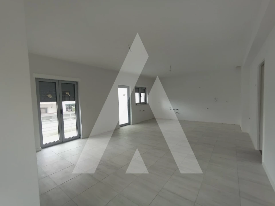 Moradia T3 para Venda em Abraveses Foto 8