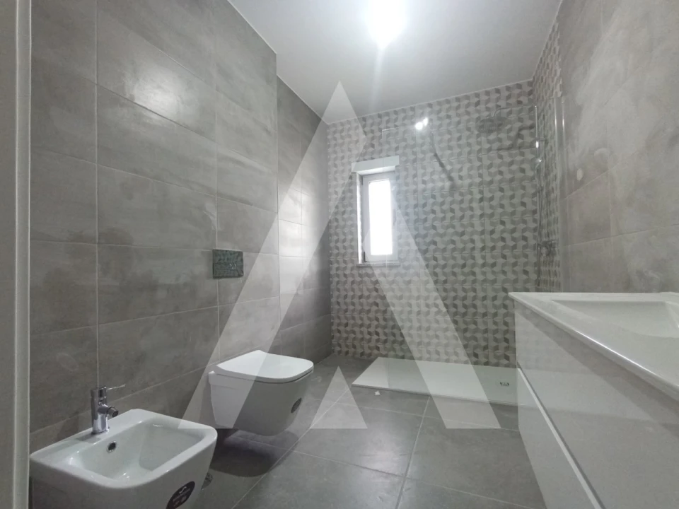 Moradia T3 para Venda em Abraveses Foto 11