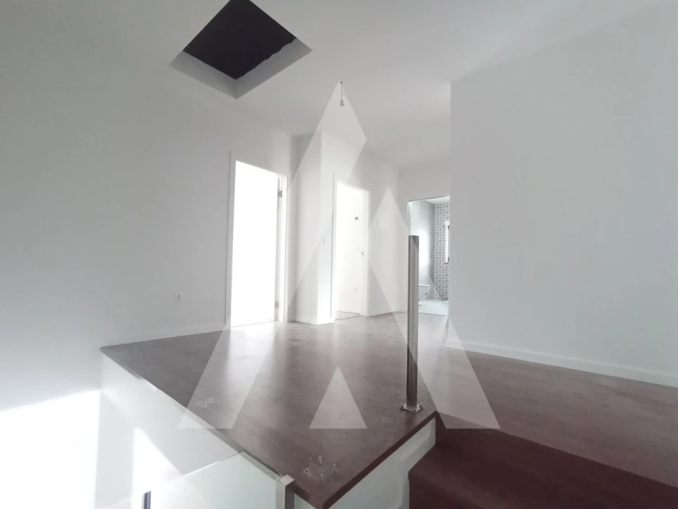 Moradia T3 para Venda em Abraveses Foto 12