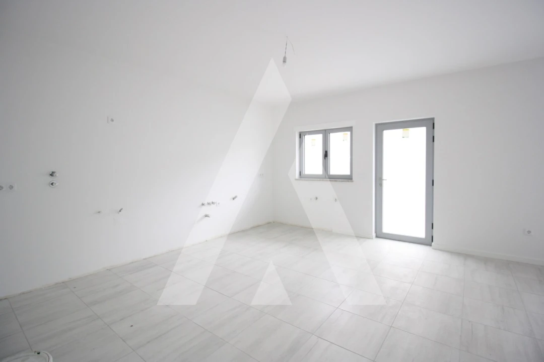 Moradia T3 para Venda em Abraveses Foto 6