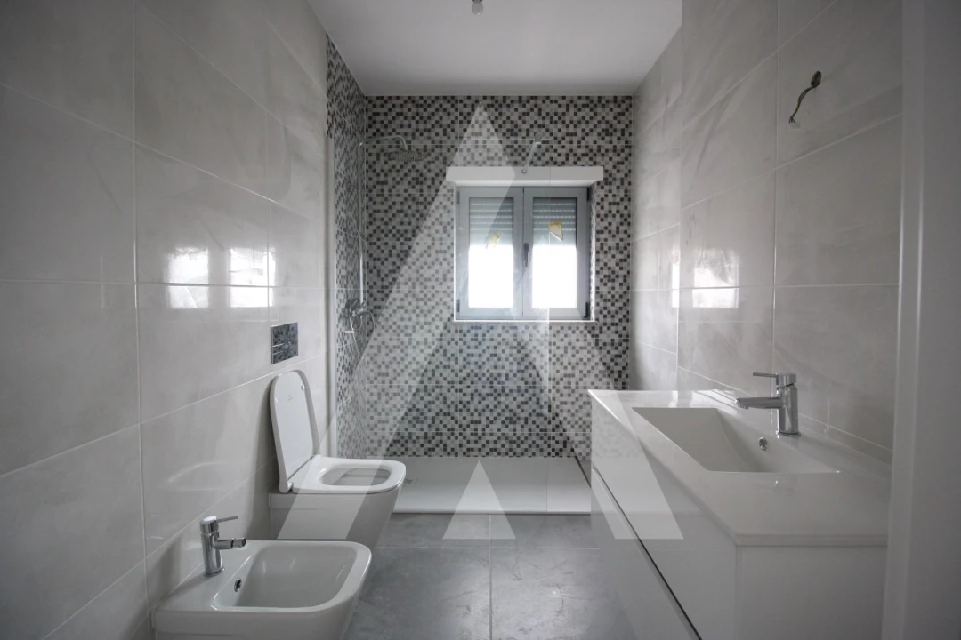 Moradia T3 para Venda em Abraveses Foto 18