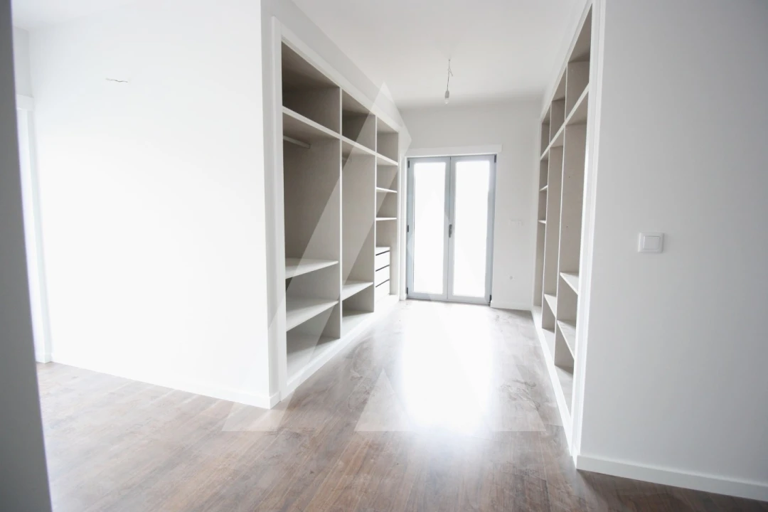 Moradia T3 para Venda em Abraveses Foto 21