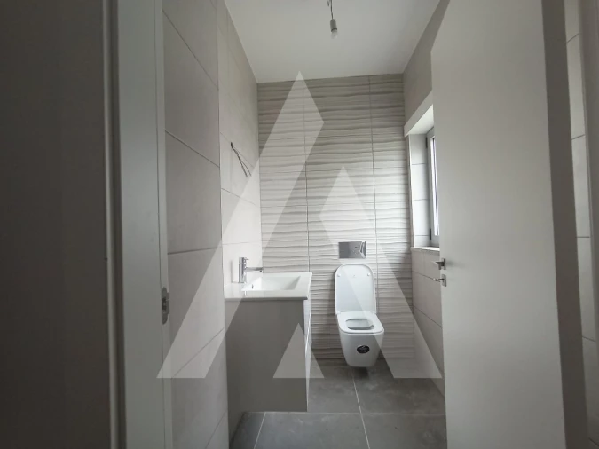 Moradia T3 para Venda em Abraveses Foto 9