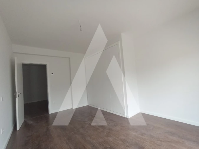 Moradia T3 para Venda em Abraveses Foto 10