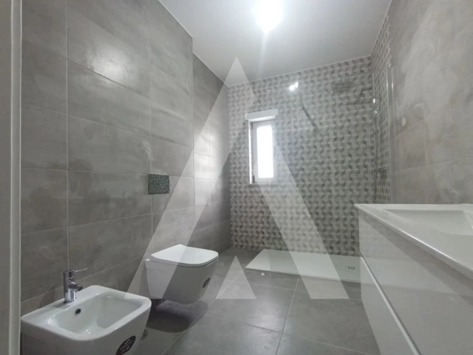 Moradia T3 para Venda em Abraveses Foto 11