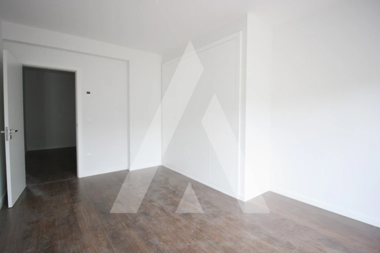 Moradia T3 para Venda em Abraveses Foto 16