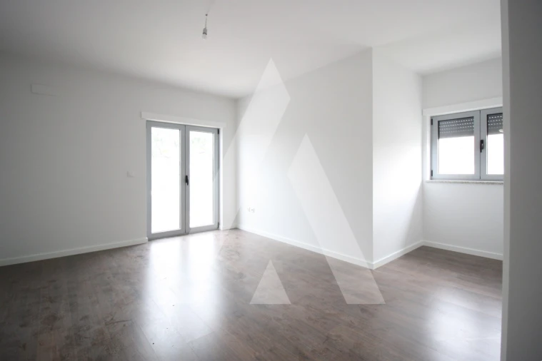 Moradia T3 para Venda em Abraveses Foto 17