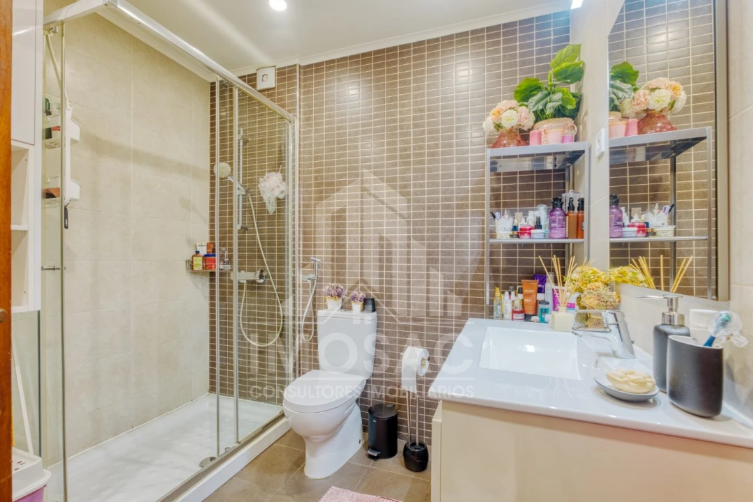 Apartamento T2 para Venda em Santo António dos Cavaleiros e Frielas Foto 4