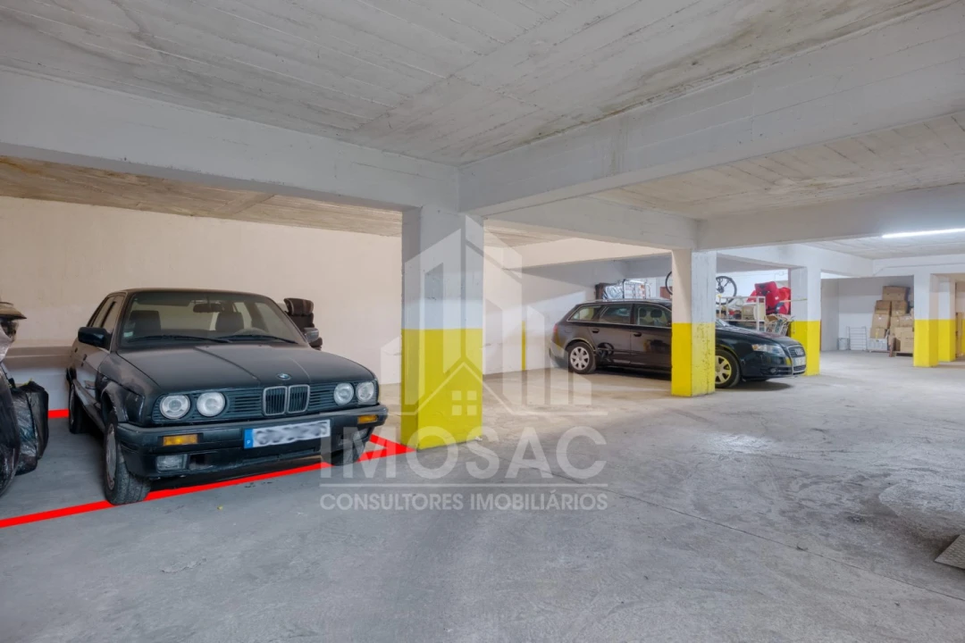 Apartamento T2 para Venda em Santo António dos Cavaleiros e Frielas Foto 17