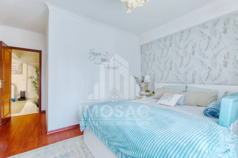 Apartamento T2 para Venda em Santo António dos Cavaleiros e Frielas Foto 5