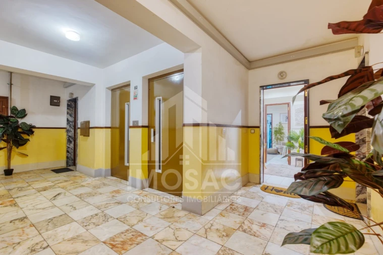 Apartamento T2 para Venda em Santo António dos Cavaleiros e Frielas Foto 21