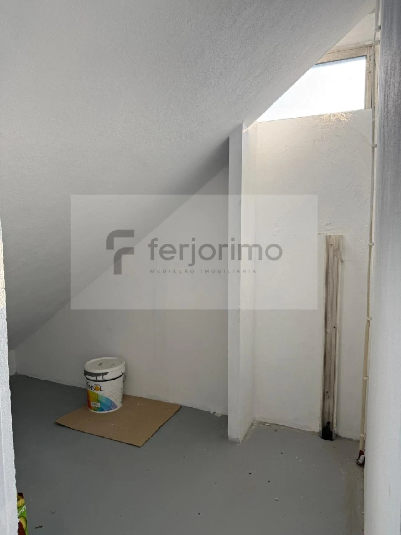 Armazém para Arrendamento em Oliveira (Santa Maria) Foto 19