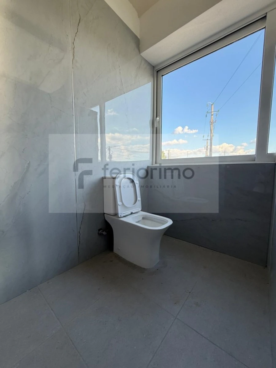 Armazém para Arrendamento em Oliveira (Santa Maria) Foto 18