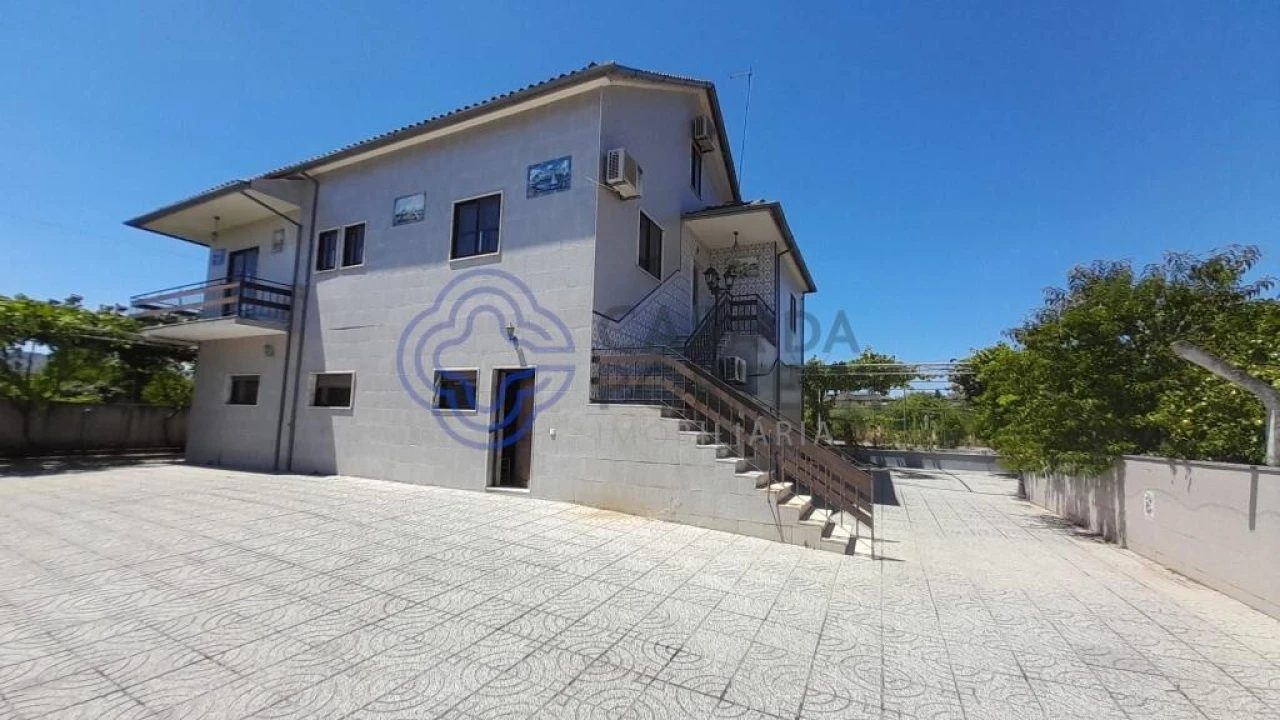 Moradia T5 para Venda em Três Povos Foto 2