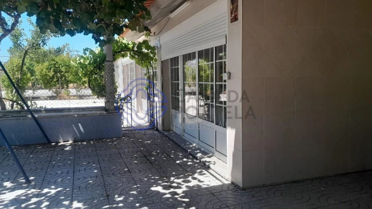 Moradia T5 para Venda em Três Povos Foto 6