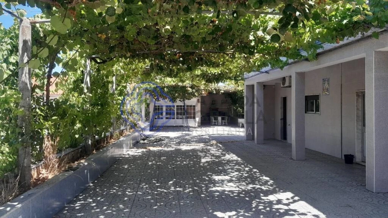 Moradia T5 para Venda em Três Povos Foto 4