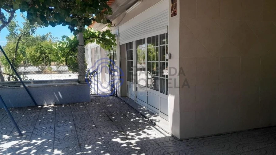 Moradia T5 para Venda em Três Povos Foto 6