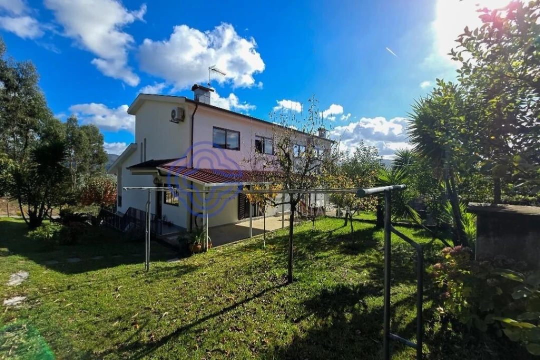 Moradia T3 para Venda em Selho São Lourenço e Gominhães Foto 10