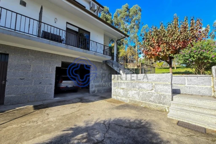 Moradia T3 para Venda em Selho São Lourenço e Gominhães Foto 3