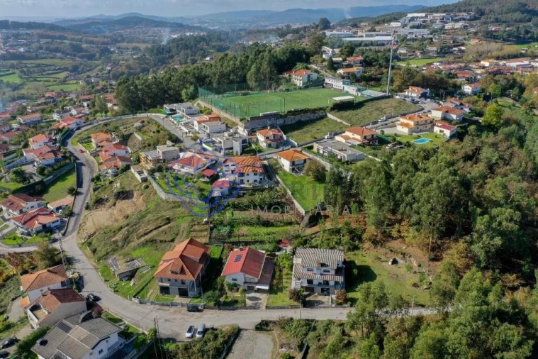 Moradia T3 para Venda em Selho São Lourenço e Gominhães Foto 49