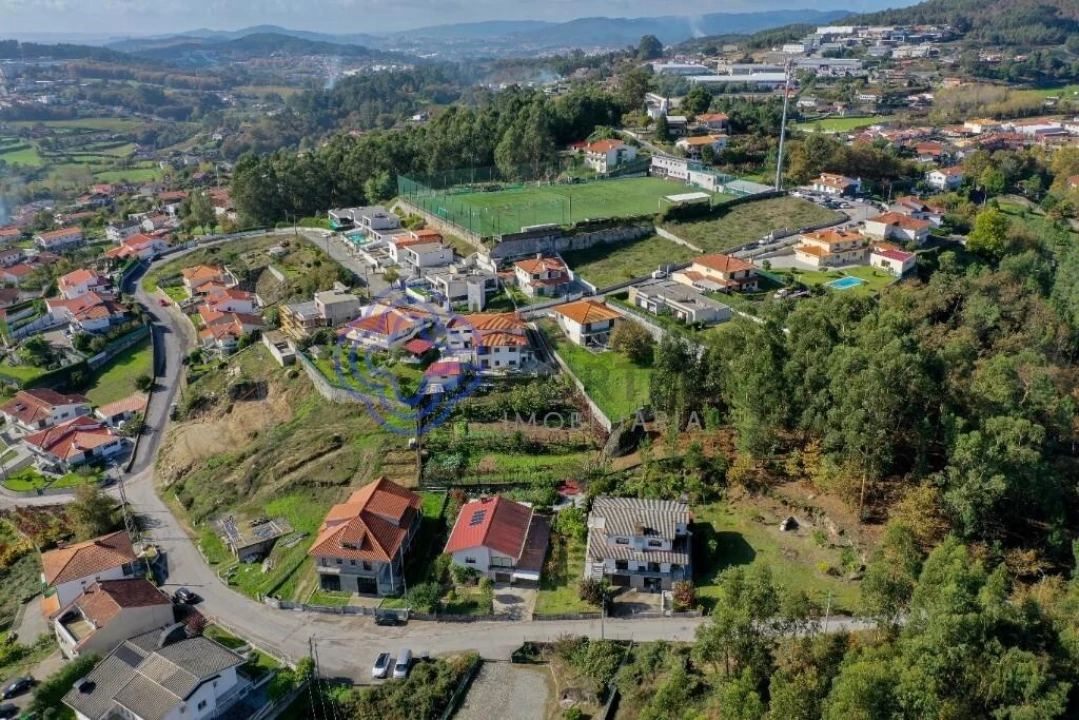 Moradia T3 para Venda em Selho São Lourenço e Gominhães Foto 49