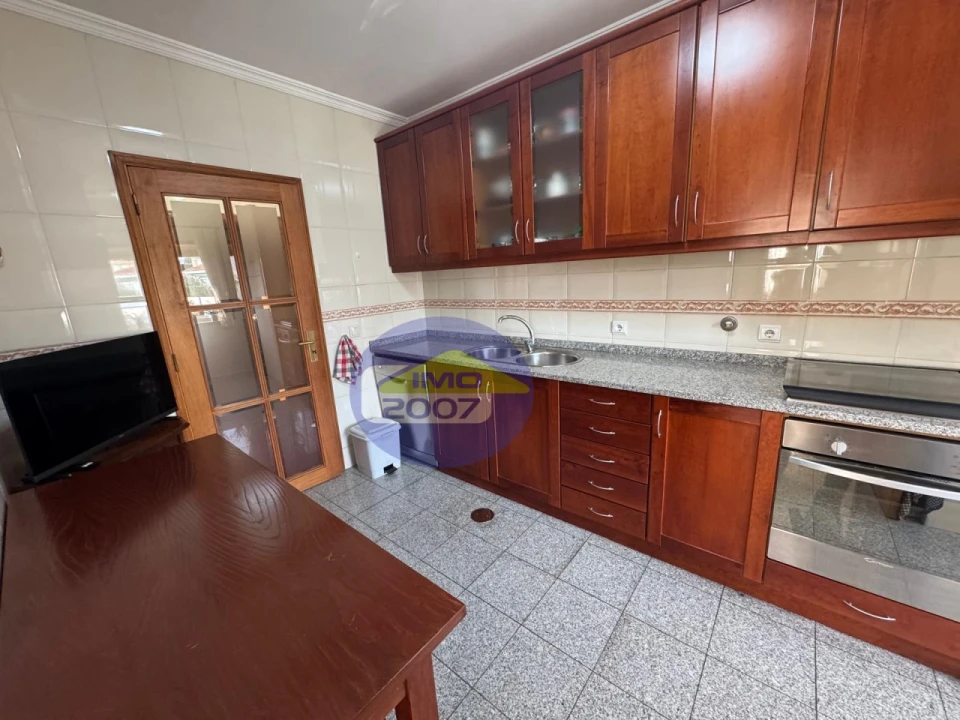 Apartamento T2 para Venda em Paços de Brandão Foto 7