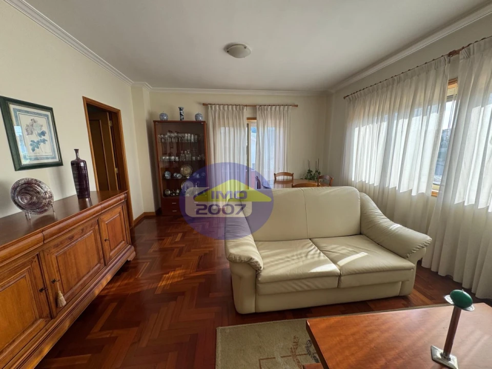 Apartamento T2 para Venda em Paços de Brandão Foto 8