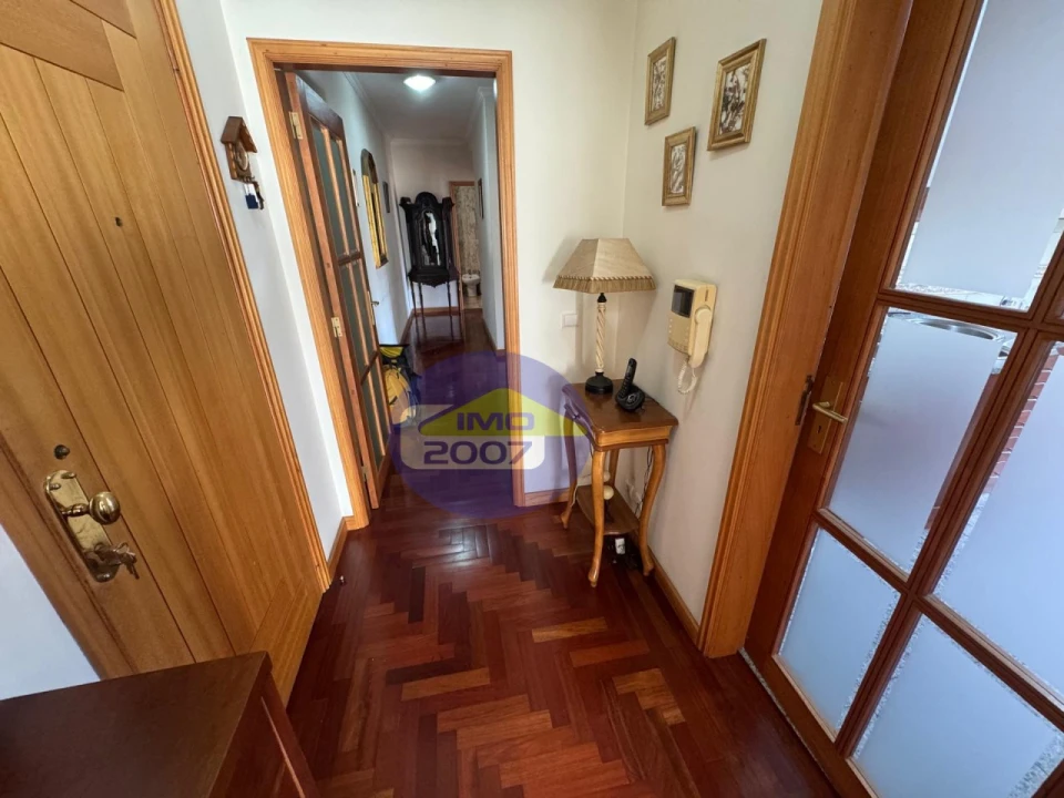 Apartamento T2 para Venda em Paços de Brandão Foto 16