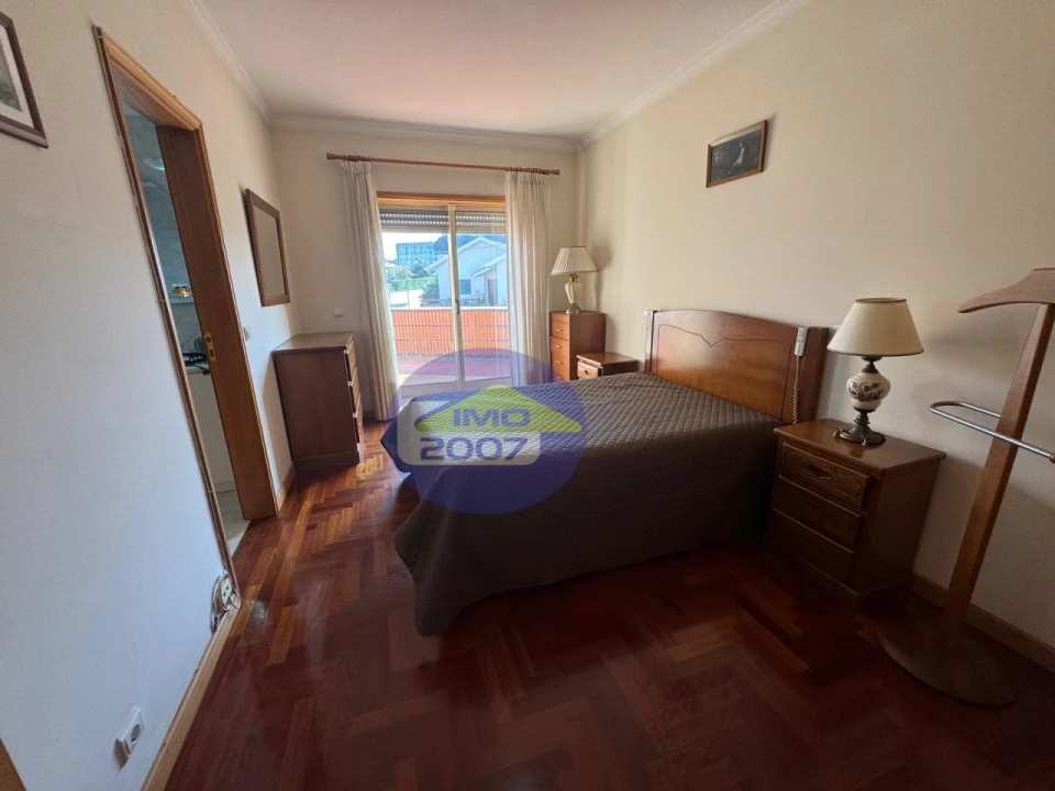 Apartamento T2 para Venda em Paços de Brandão Foto 29