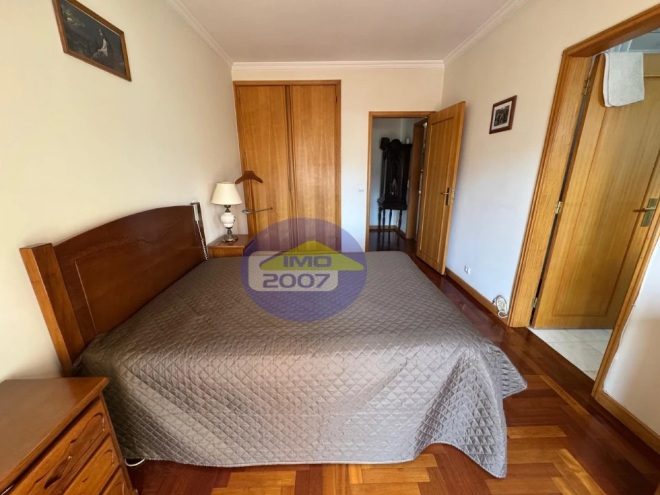 Apartamento T2 para Venda em Paços de Brandão Foto 30