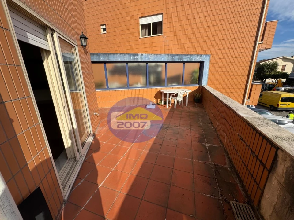 Apartamento T2 para Venda em Paços de Brandão Foto 35