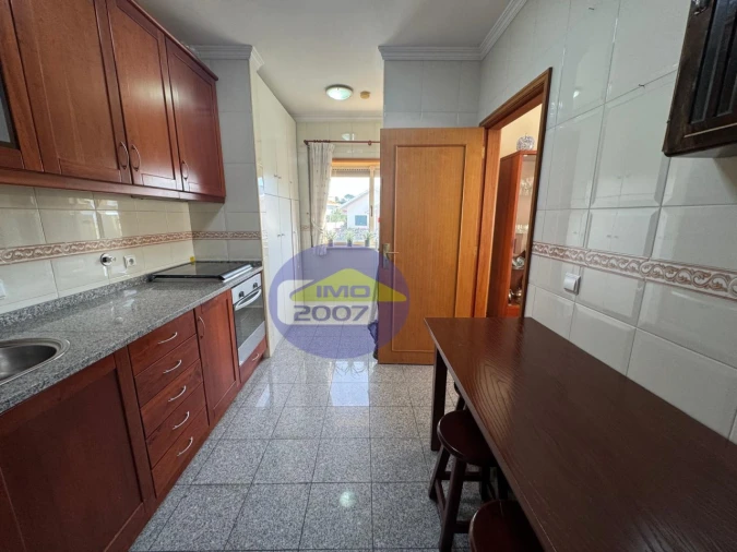 Apartamento T2 para Venda em Paços de Brandão Foto 3