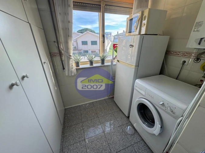 Apartamento T2 para Venda em Paços de Brandão Foto 5