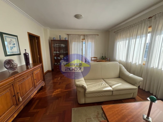 Apartamento T2 para Venda em Paços de Brandão Foto 8