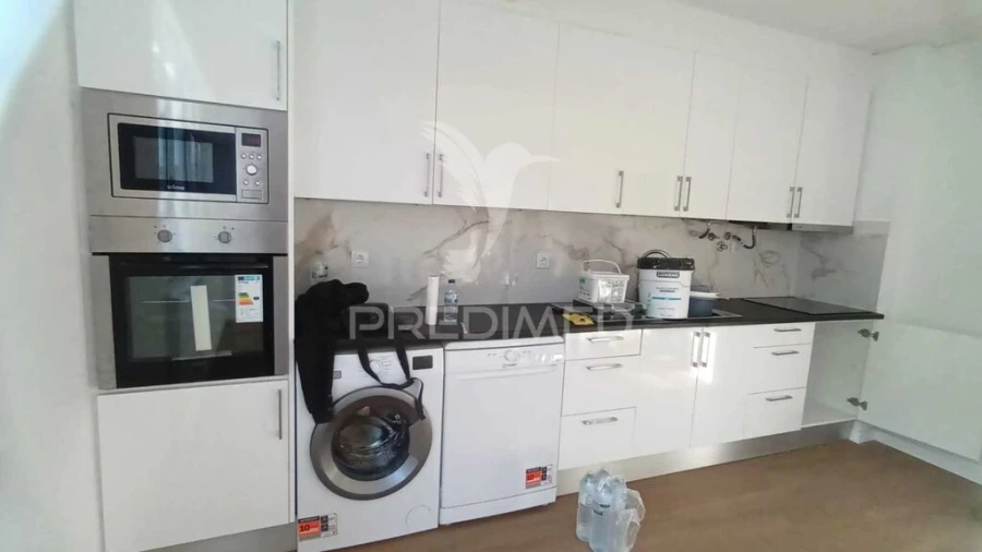 Apartamento T2 para Venda em Amora Foto 3