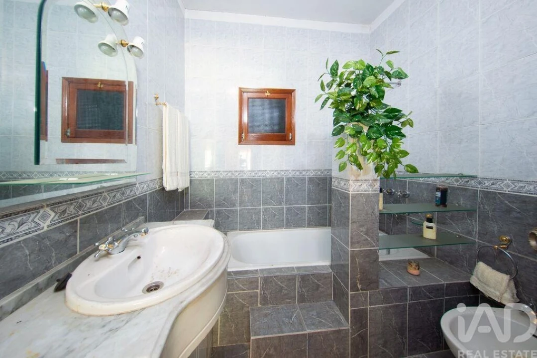 Moradia T6 para Venda em Ceira Foto 13