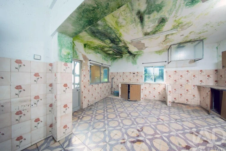 Moradia T6 para Venda em Ceira Foto 14