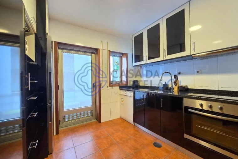 Apartamento T2 para Venda em Paredes Foto 4