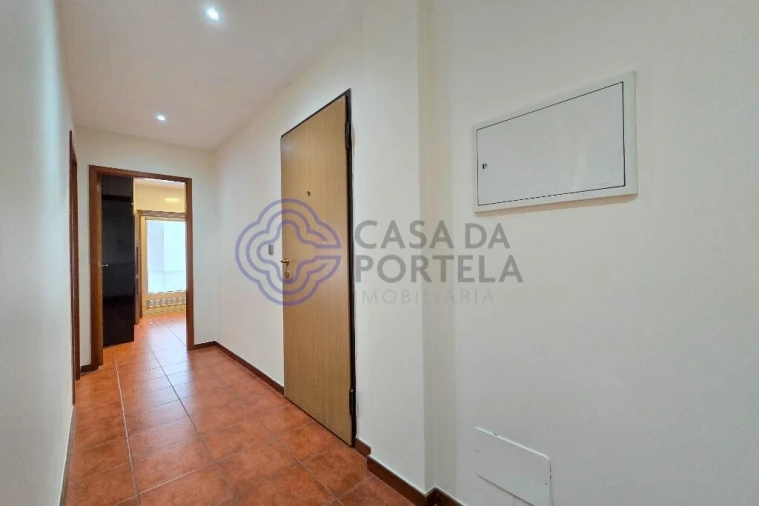 Apartamento T2 para Venda em Paredes Foto 3