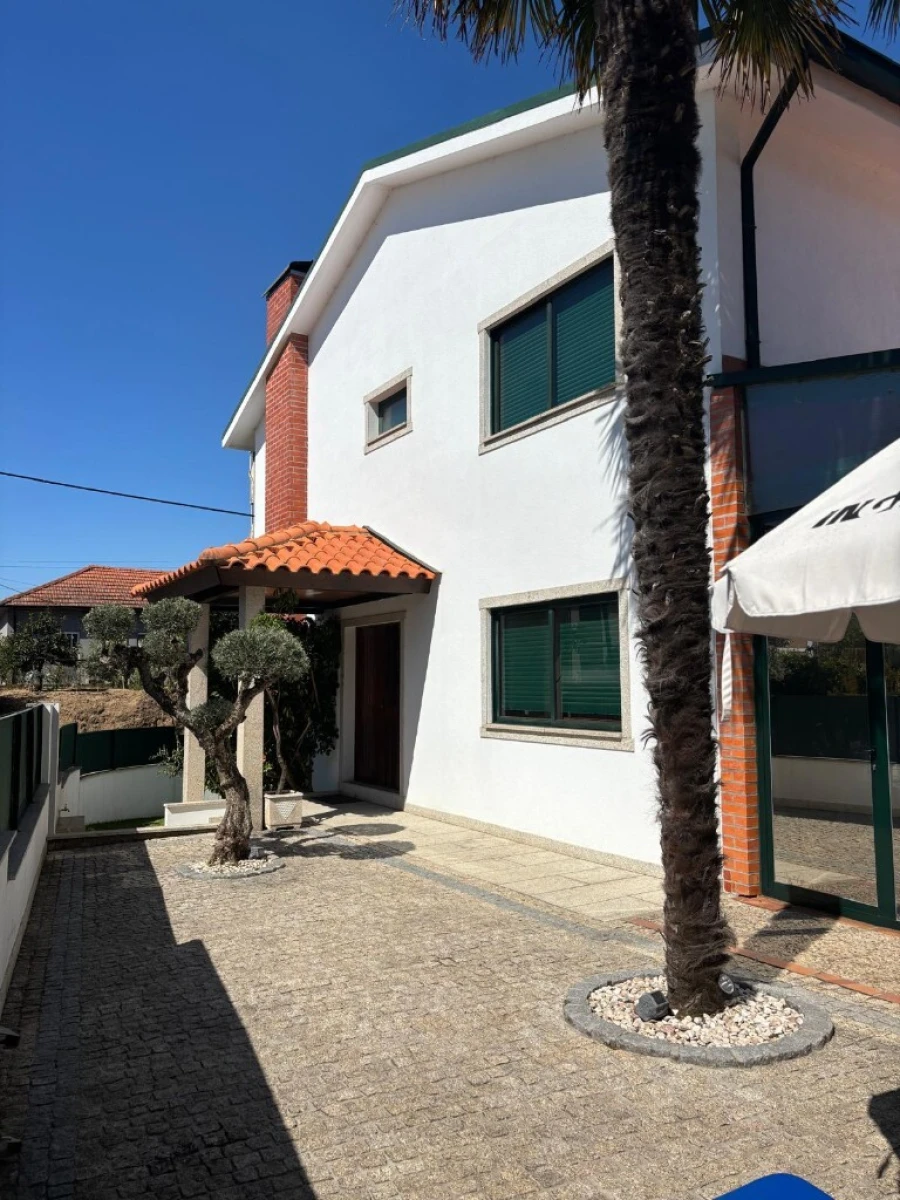 Moradia T3 para Venda em Baguim do Monte (Rio Tinto)